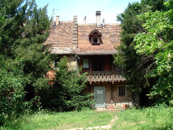 Assumed horses building